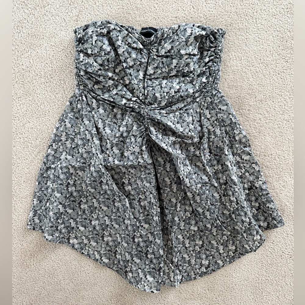 Moda international strapless shirt